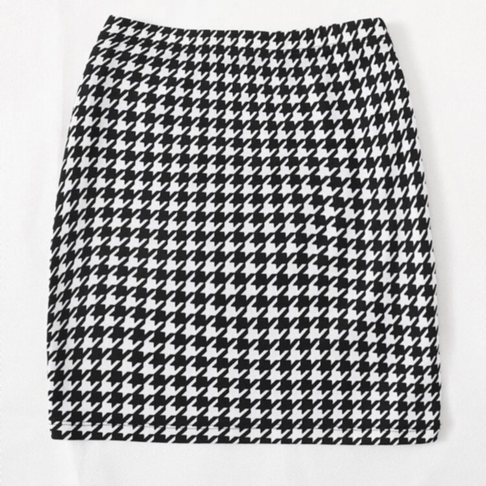 Art Class Girls’ Mini Black and White Skirt